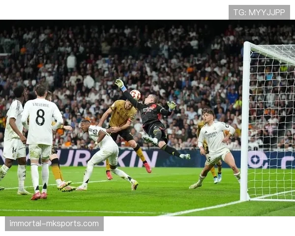 皇马关键比赛表现起伏：对争冠形势的影响与赛季走势解析